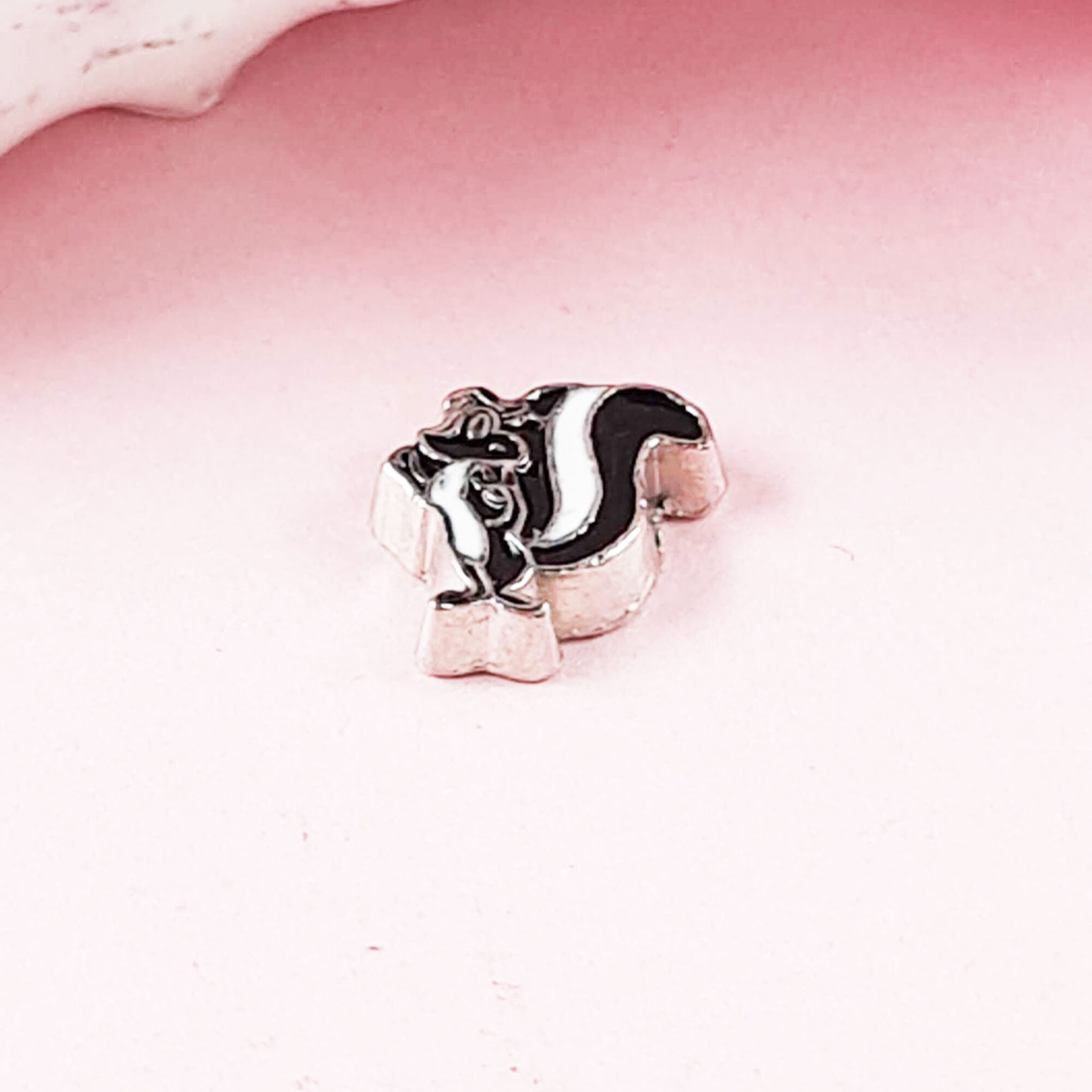 Pepe Le Pew Floating Charm