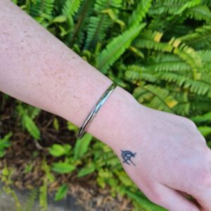 Solid Bangle 8 Solid Bangle