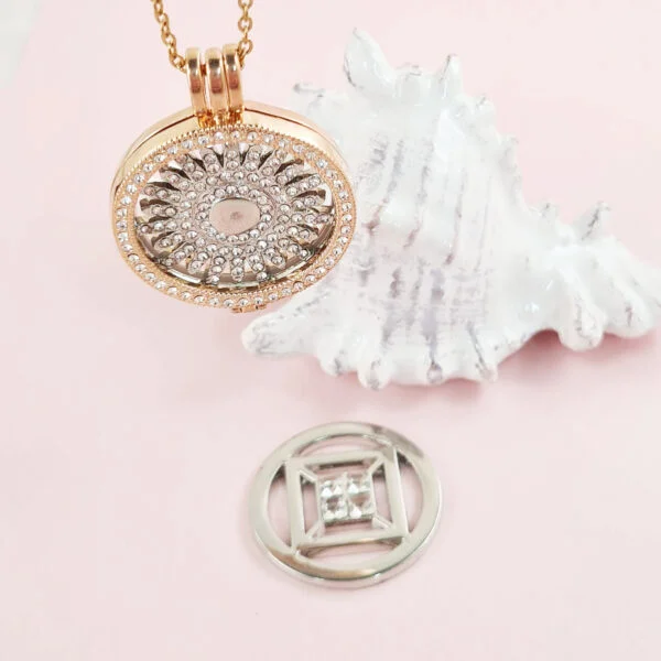 Interchangeable 2025 coin necklace