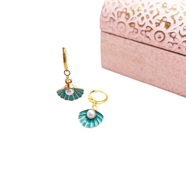 Clam Shell Earrings