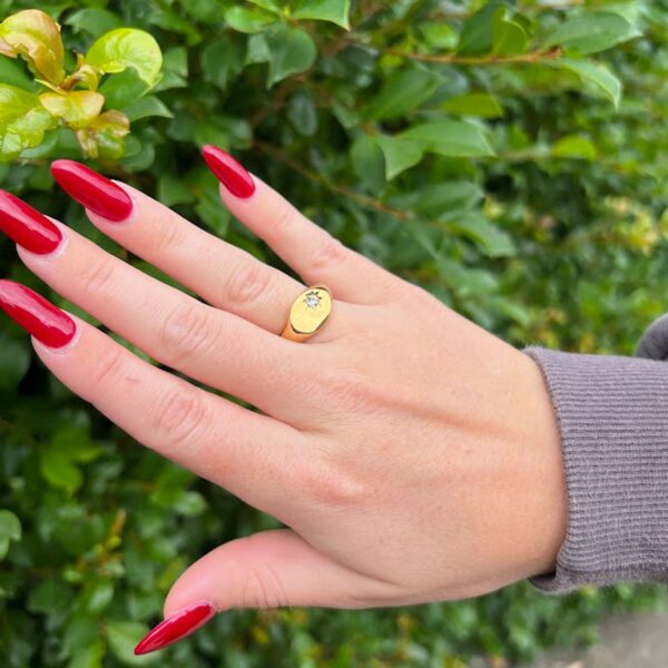 Signet ring