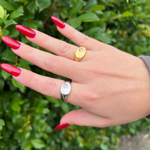 Signet ring