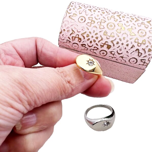 Signet ring